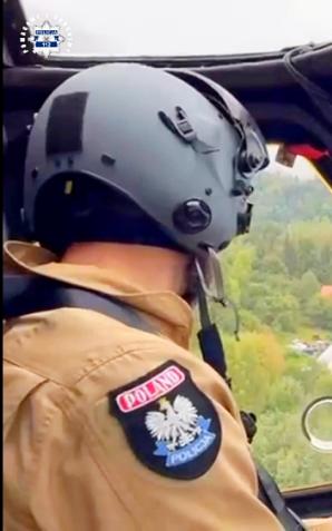 [VIDEO] Policyjne śmigłowce na ratunek powodzianom