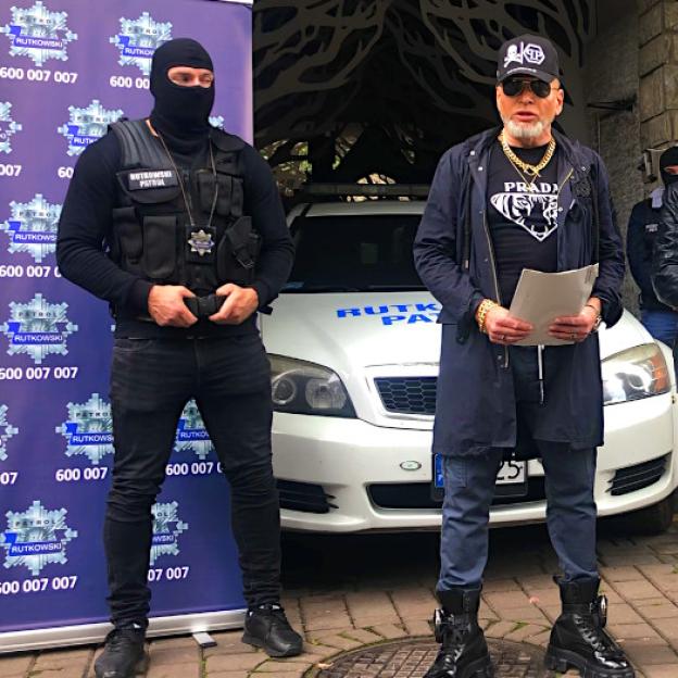 [VIDEO] Prawo zbójeckie czy prawo Rzeczypospolitej Polskiej obowiązuje w Zakopanem? Briefing Biura Rutkowski 9 września na zakopiańskich Krupówkach